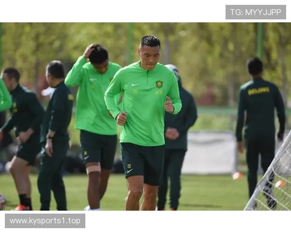 工体新草坪厚实平整获国安将帅一致盛赞呈现升级比赛环境新貌焕发