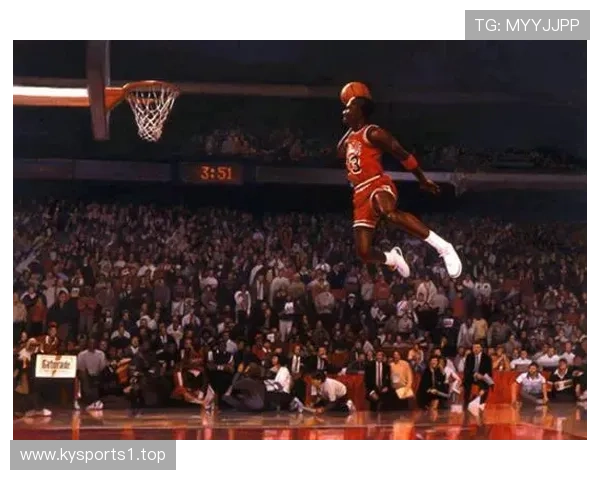 扣篮界乔丹胯下飞人换手惊艳登场瑞秋目瞪口呆 扣篮界乔丹胯下飞人换手惊艳登场瑞秋目瞪口呆