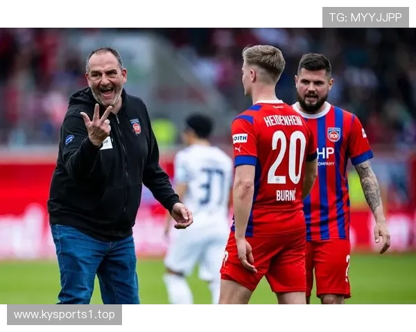 德甲训练画面曝光彰显球队体能储备充足整体状态积极向上全面提升