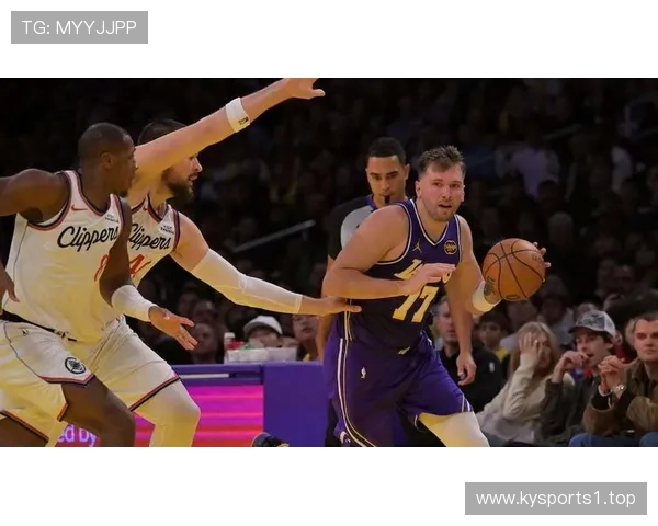 东契奇单月场均得分30+科比后首人 打破湖人队史三分纪录 东契奇单月场均得分30+科比后首人 打破湖人队史三分纪录